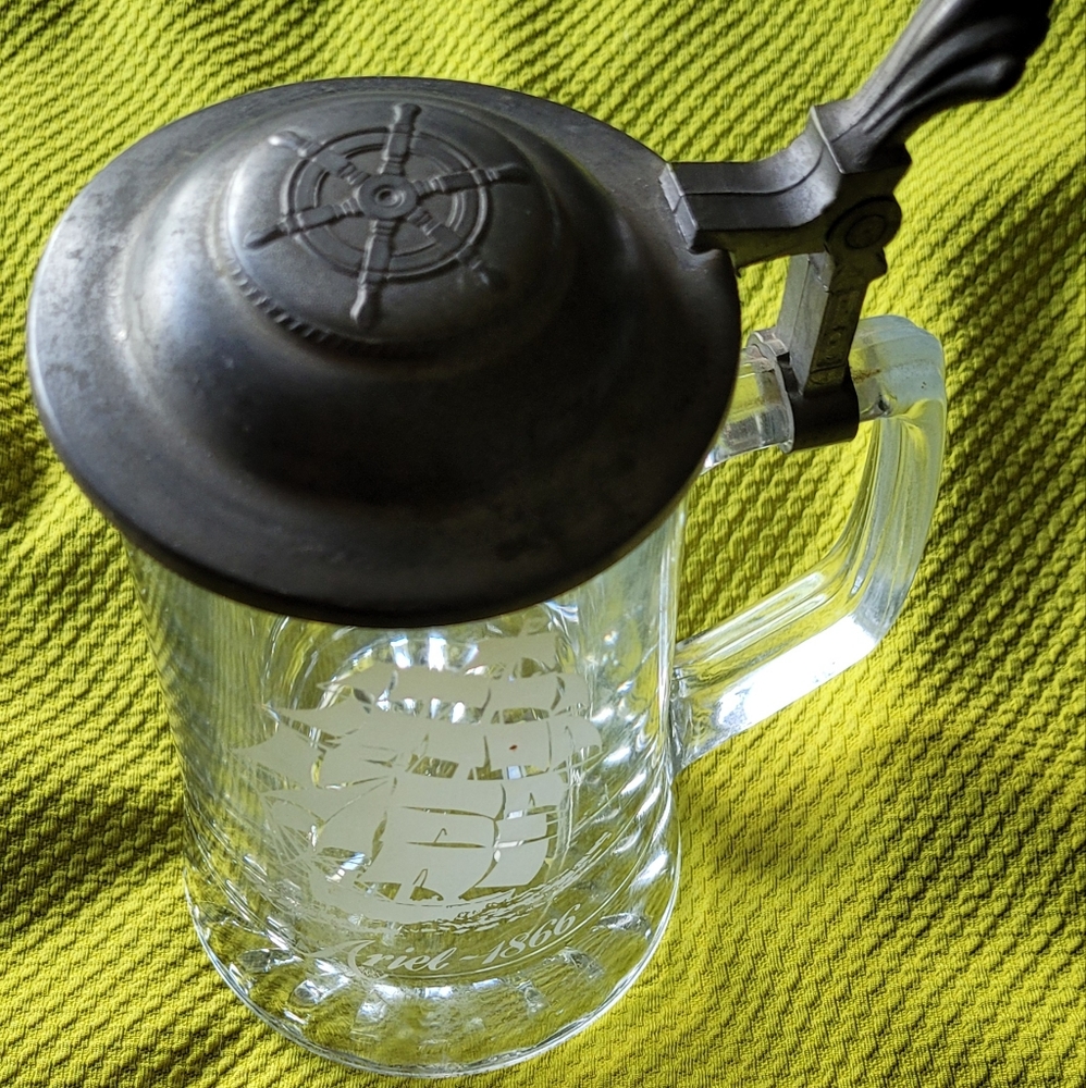 🌟Vintage Heavy Glass Stein